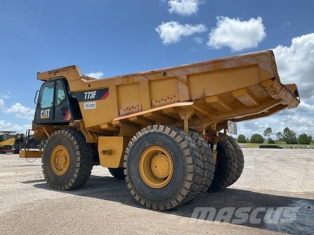 CAT 773F Dumper - Knickgelenk
