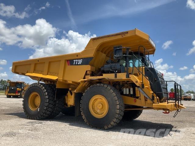 CAT 773F Dumper - Knickgelenk