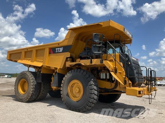 CAT 773F Dumper - Knickgelenk