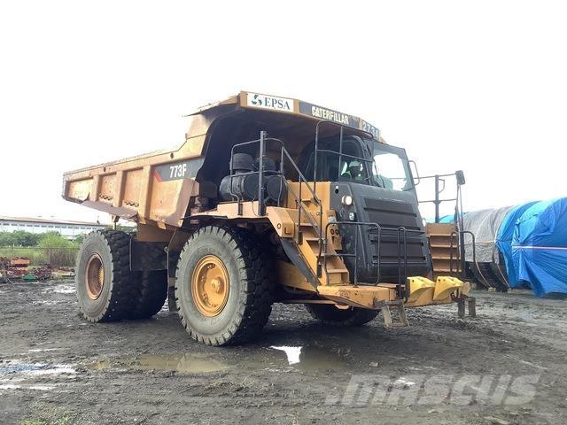 CAT 773F Dumper - Knickgelenk