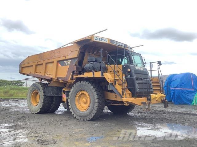CAT 773F Dumper - Knickgelenk