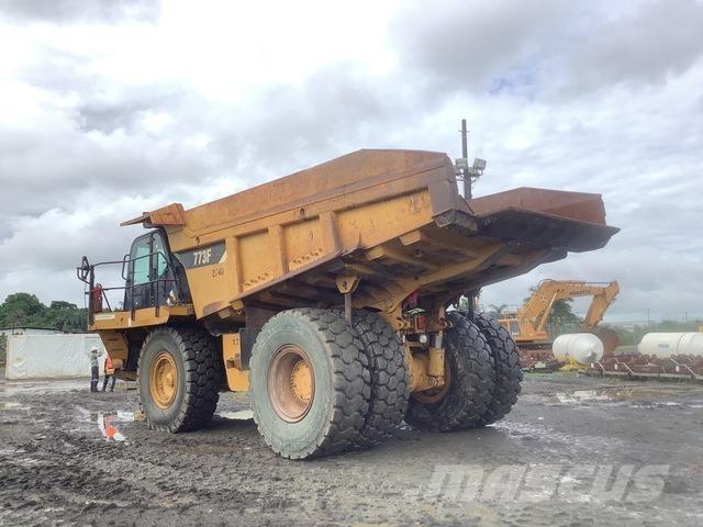 CAT 773F Dumper - Knickgelenk