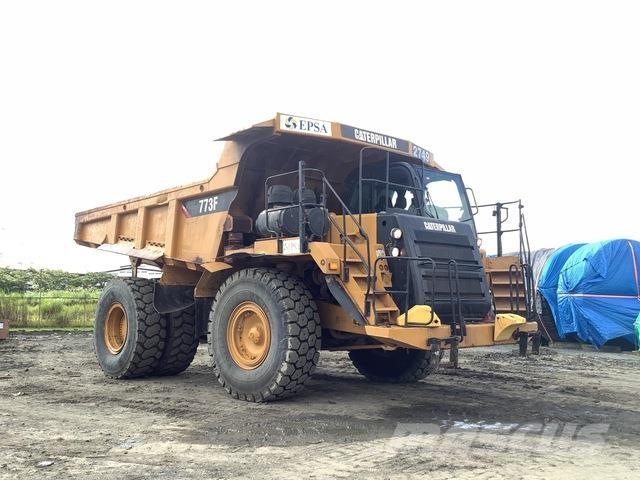 CAT 773F Dumper - Knickgelenk