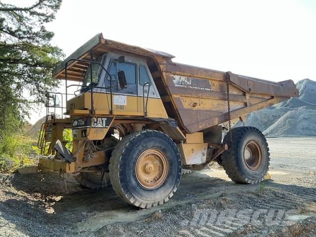 CAT 775D Dumper - Knickgelenk