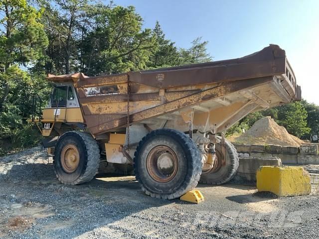 CAT 775D Dumper - Knickgelenk