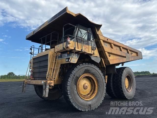 CAT 777D Dumper - Knickgelenk