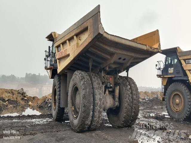 CAT 777E Dumper - Knickgelenk