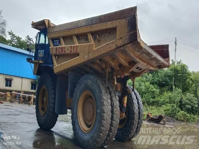 CAT 777E Dumper - Knickgelenk