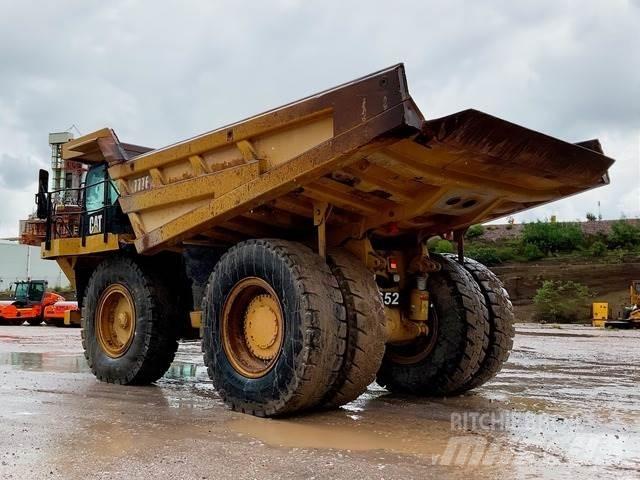 CAT 777F Dumper - Knickgelenk