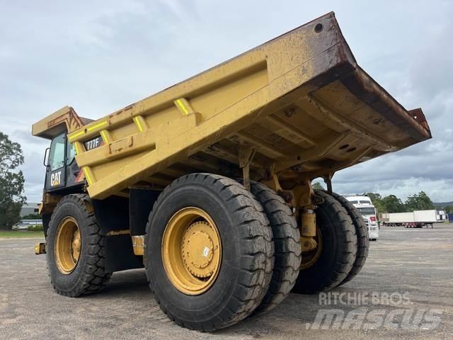 CAT 777F Dumper - Knickgelenk