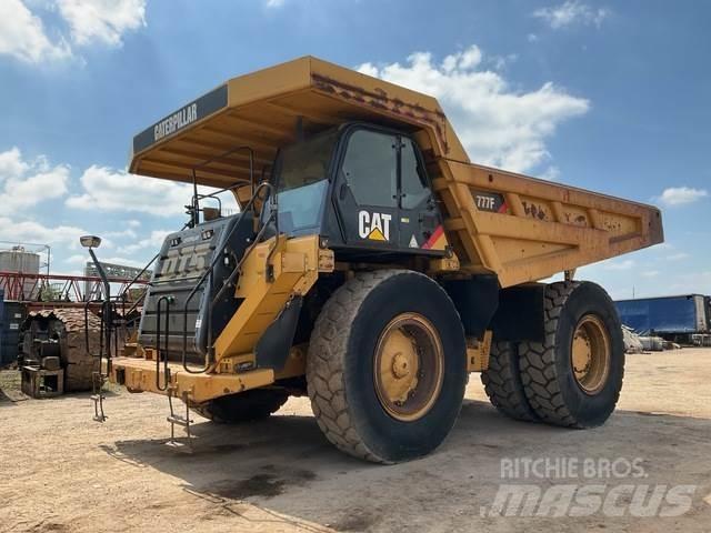 CAT 777F Dumper - Knickgelenk