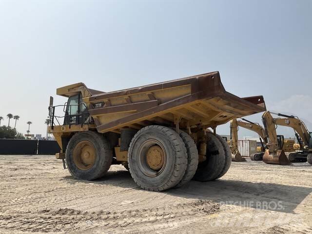 CAT 777F Dumper - Knickgelenk