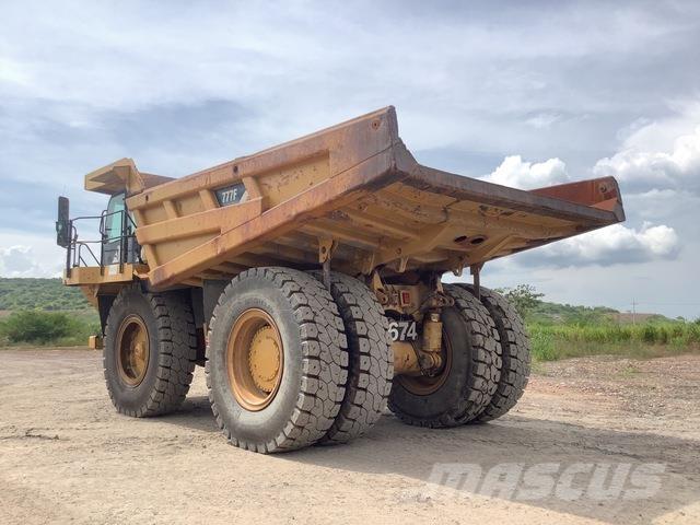 CAT 777F Dumper - Knickgelenk