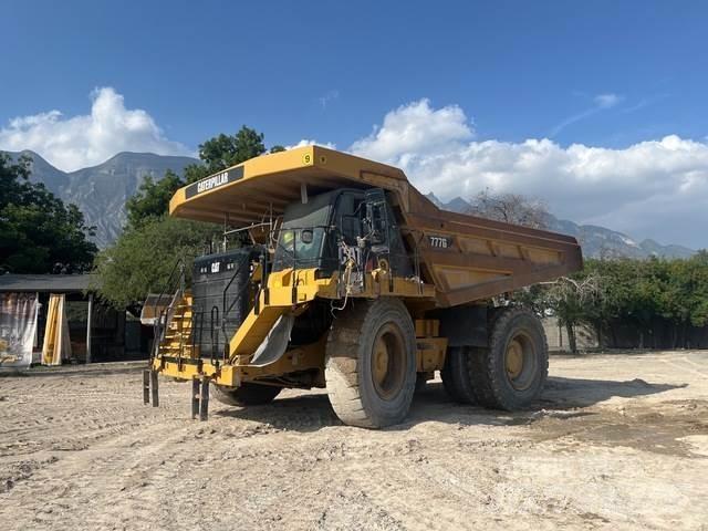CAT 777G Dumper - Knickgelenk
