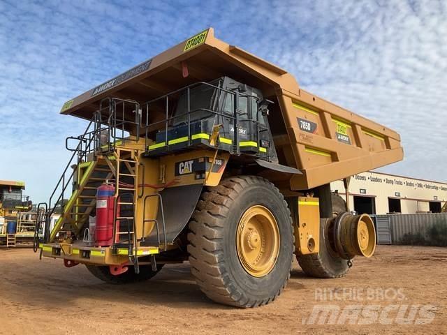 CAT 785D Dumper - Knickgelenk