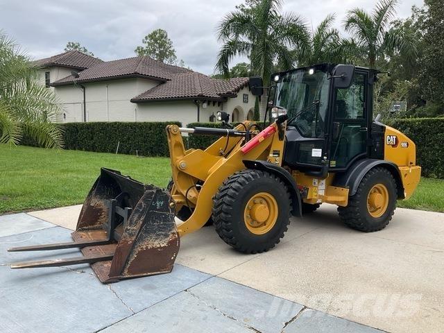 CAT 906 Radlader