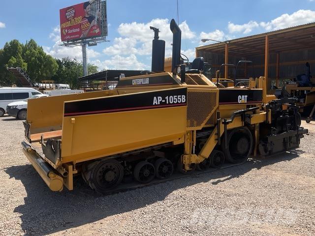 CAT AP-1055B Strassenfertiger