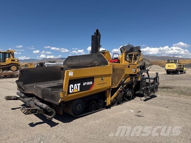 CAT AP-1055D Strassenfertiger
