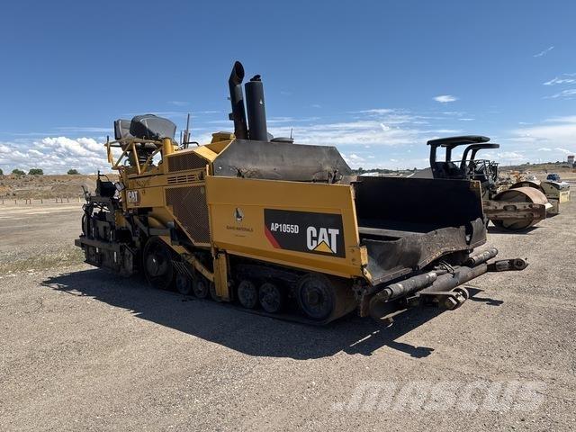 CAT AP-1055D Strassenfertiger