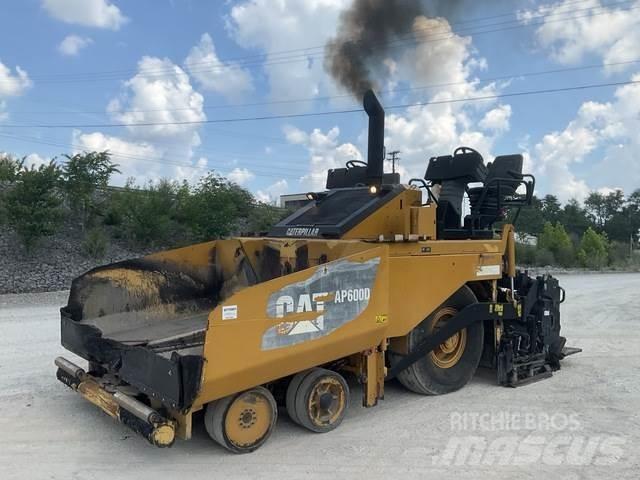 CAT AP-600D Strassenfertiger