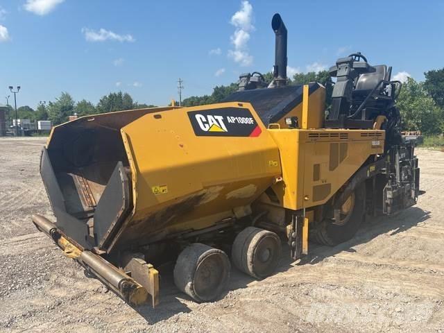 CAT AP1000F Strassenfertiger