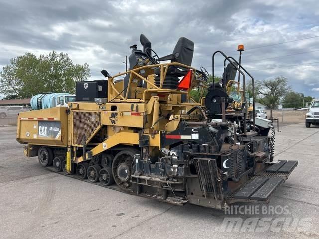 CAT AP1055D Strassenfertiger
