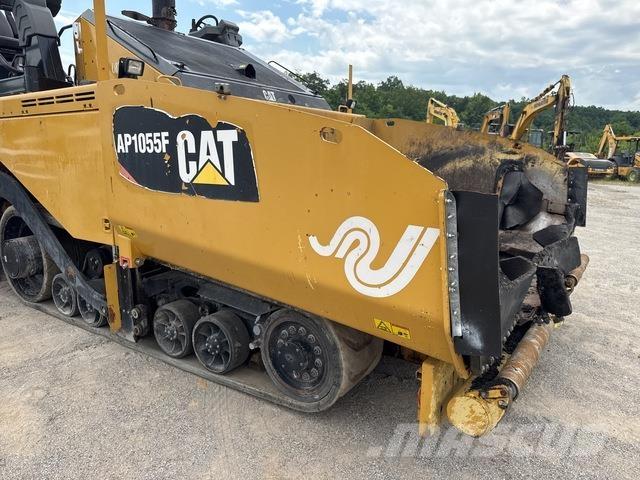 CAT AP1055F Strassenfertiger