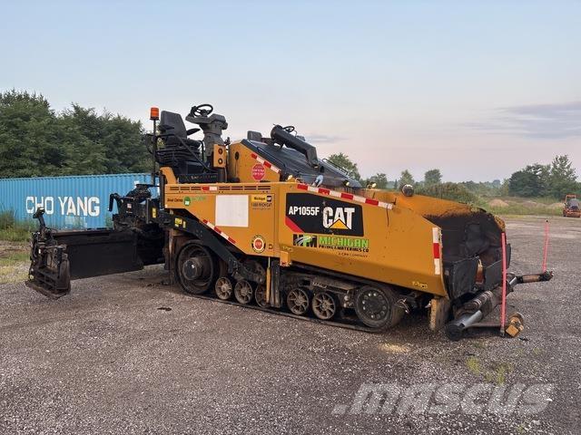 CAT AP1055F Strassenfertiger