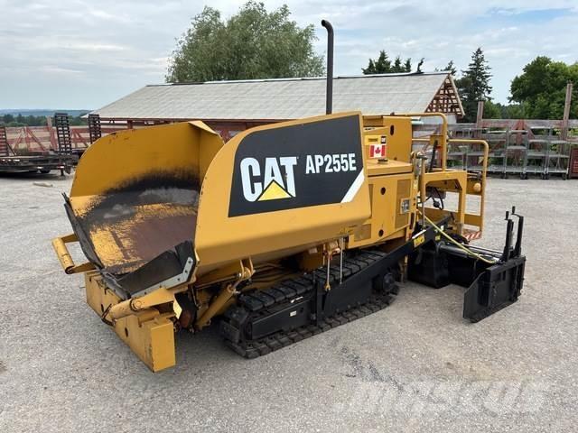 CAT AP255E Strassenfertiger
