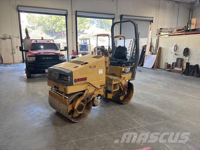 CAT CB-214C Tandemwalzen