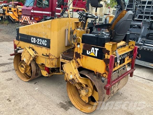 CAT CB-224C Tandemwalzen