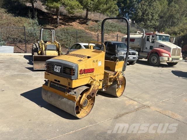 CAT CB224C Tandemwalzen