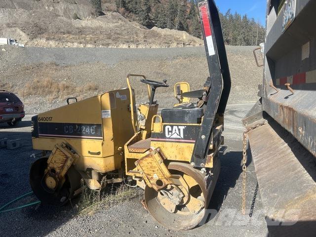 CAT CB224C Tandemwalzen