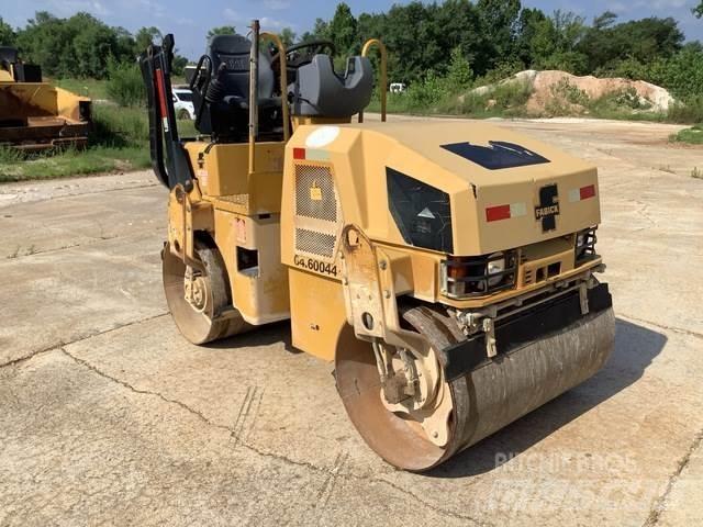 CAT CB24 Tandemwalzen