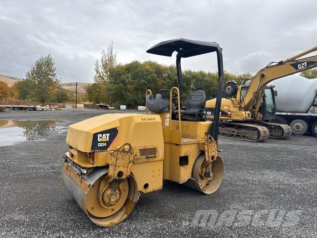 CAT CB24 Tandemwalzen