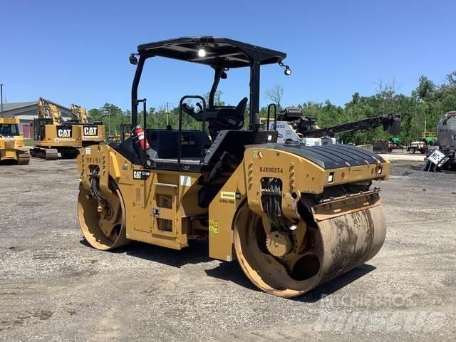 CAT CB54B Tandemwalzen