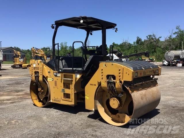 CAT CB54B Tandemwalzen