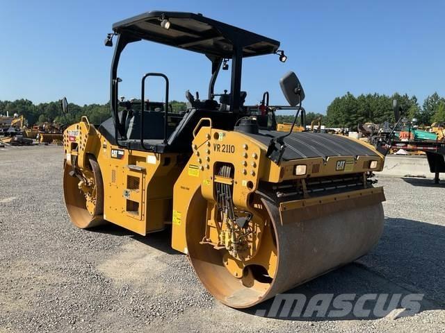 CAT CB66B Tandemwalzen