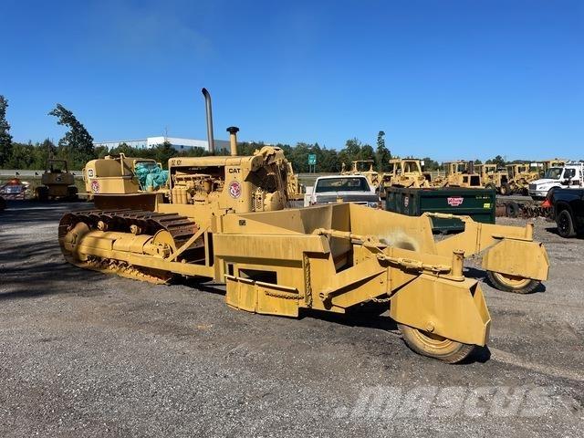 CAT D8 Bulldozer
