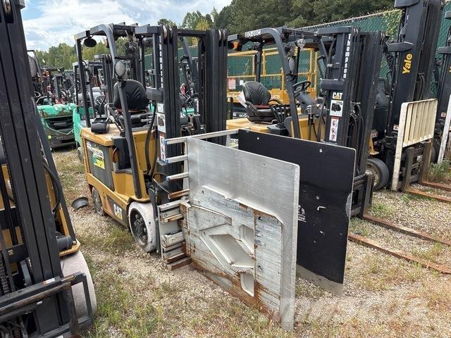 CAT EC25N2 Elektrostapler