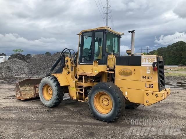 CAT IT18F Radlader
