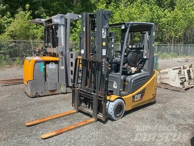 CAT MH 2ET4000 Elektrostapler