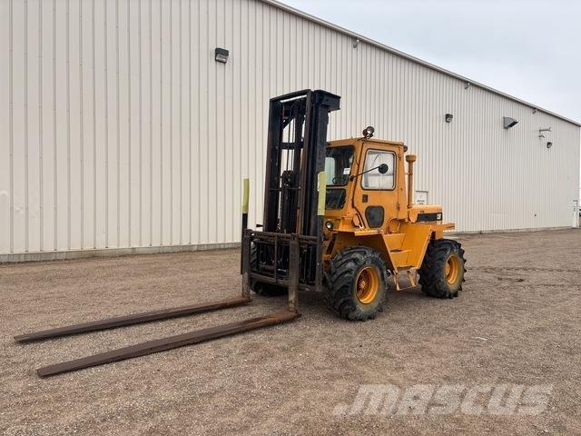 CAT R80 Geländestapler