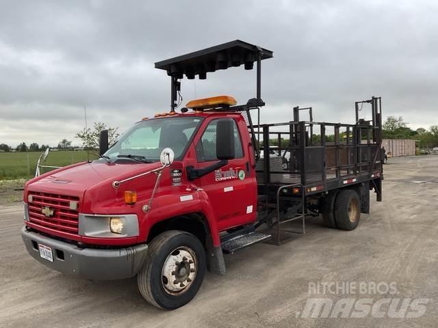 Chevrolet 5500 Pritschenwagen/Pritschenwagen mit Seitenklappe