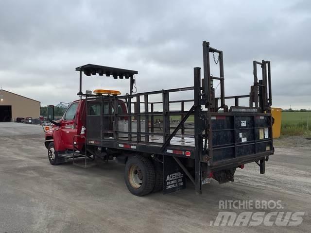 Chevrolet 5500 Pritschenwagen/Pritschenwagen mit Seitenklappe