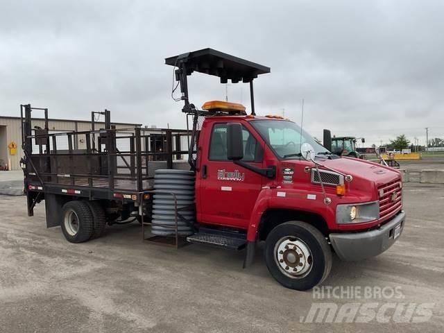 Chevrolet 5500 Pritschenwagen/Pritschenwagen mit Seitenklappe