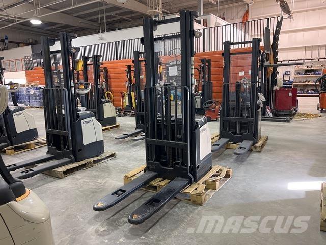 Crown ES 4000 Selbstfahrstapler