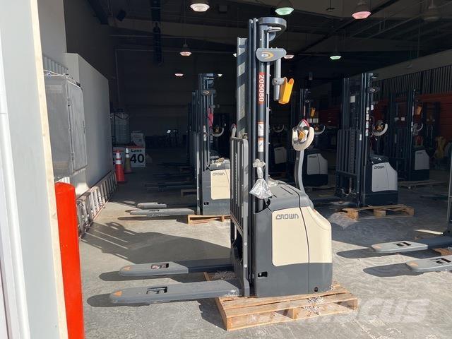 Crown ES 4000 Selbstfahrstapler
