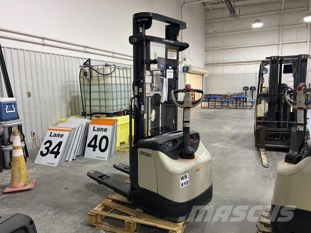 Crown ES 4000 Selbstfahrstapler