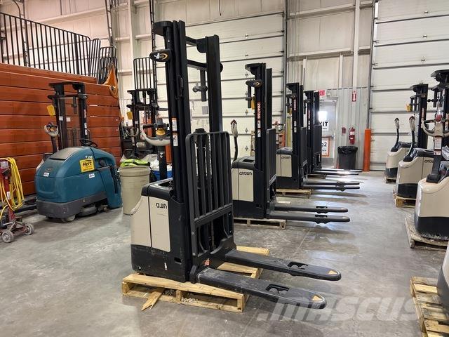 Crown ES 4000 Selbstfahrstapler